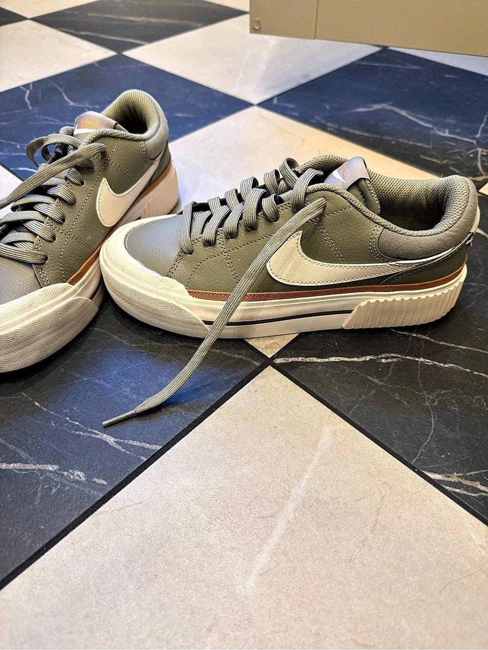 Nike Court Legacy Lift Light Army Sneakers